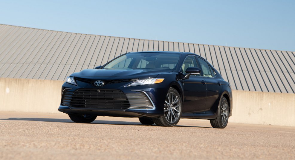 Toyota Camry Hybrid 2021
