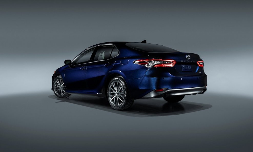 Toyota Camry Hybrid 2021