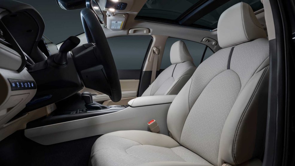Toyota Camry 2017 салон