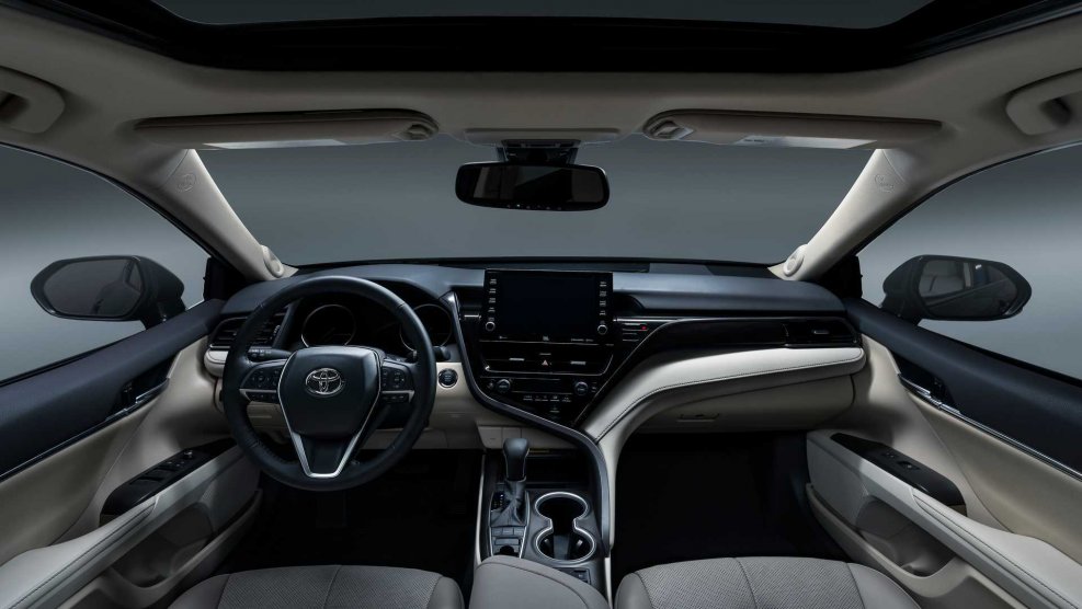 Toyota Camry 2021 салон