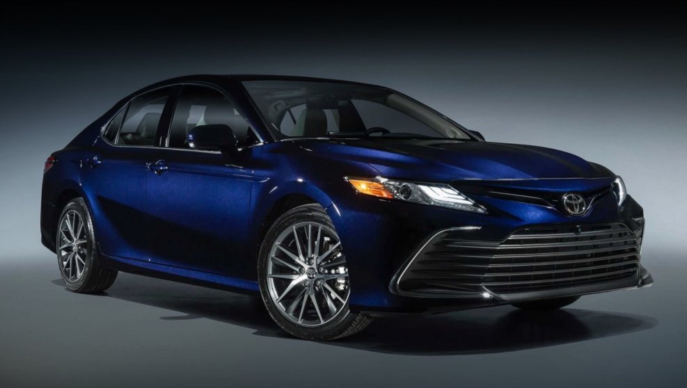 Toyota Camry 2021