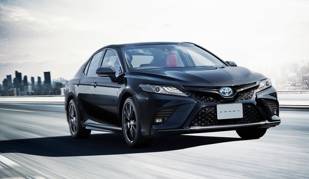 Toyota Camry 2021 черная