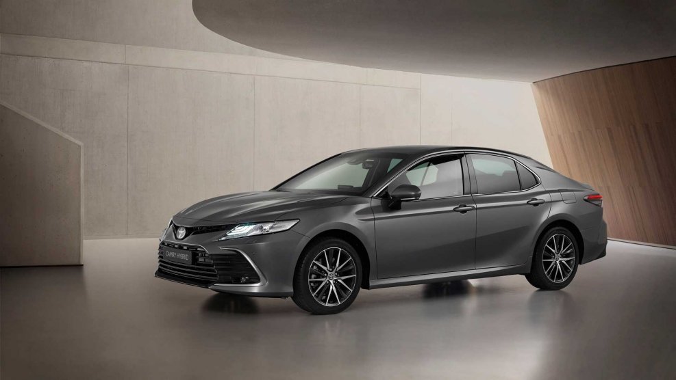 Toyota Camry 2021