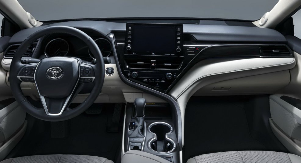 Toyota Camry xv70 2017