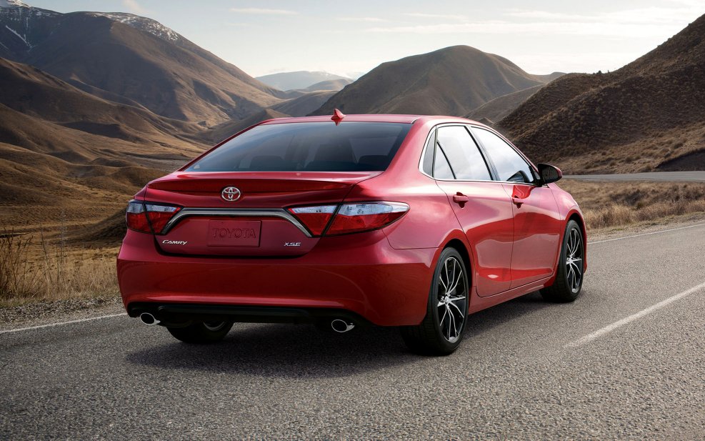 Toyota Camry Hybrid 2021