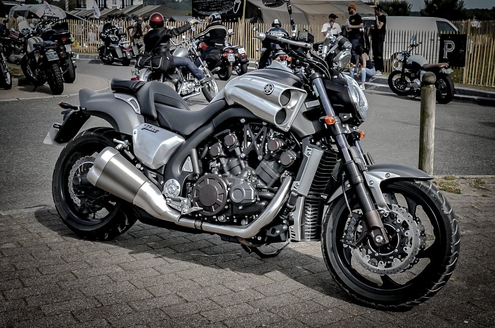 Yamaha v-Max 1700
