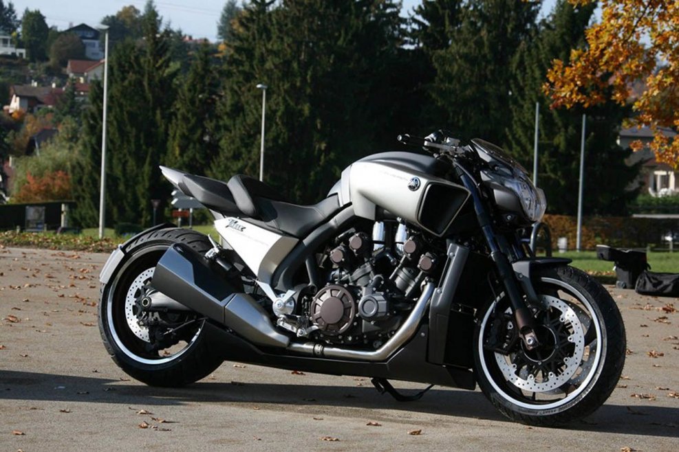 Yamaha v-Max 1700
