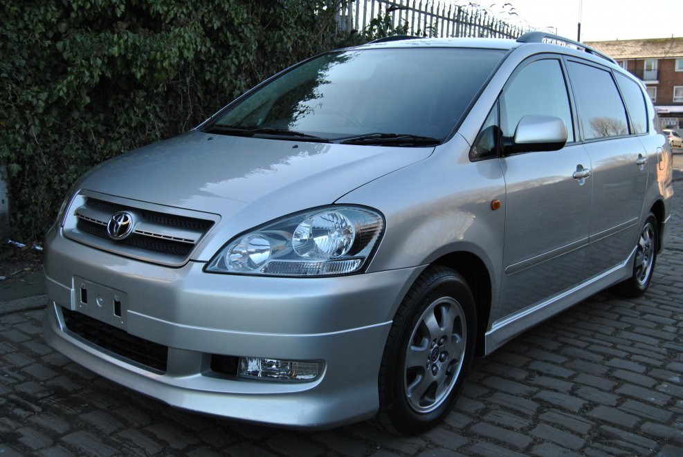 Toyota ipsum 2010
