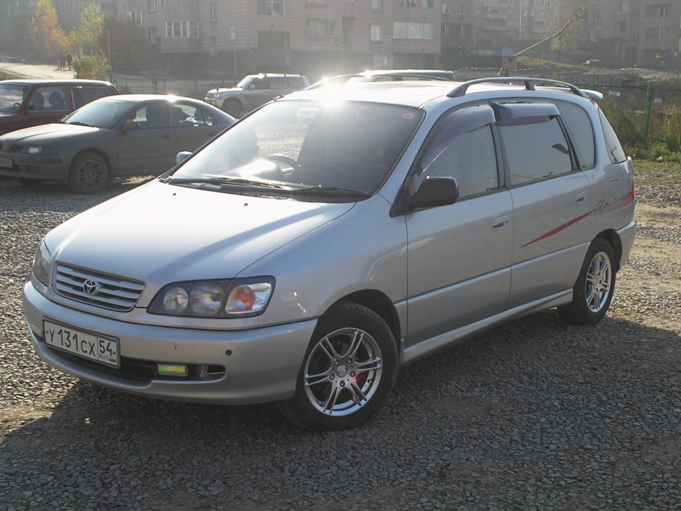Toyota ipsum m10