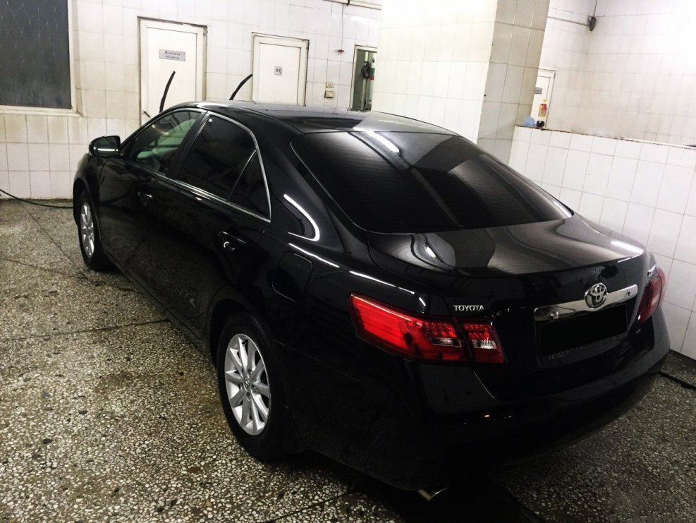 Toyota Camry 3.5 черная