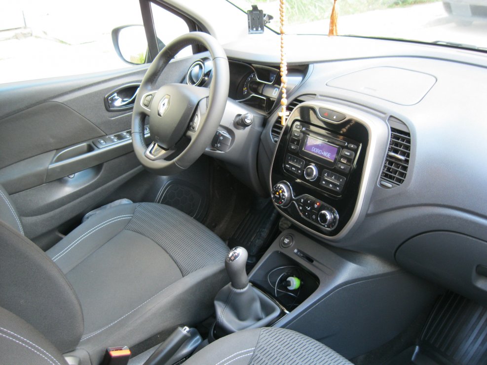 Рено Каптур драйв комплектация 1.6 автомат