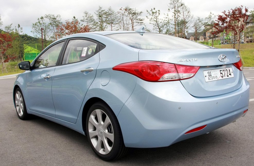 Hyundai Avante 2011