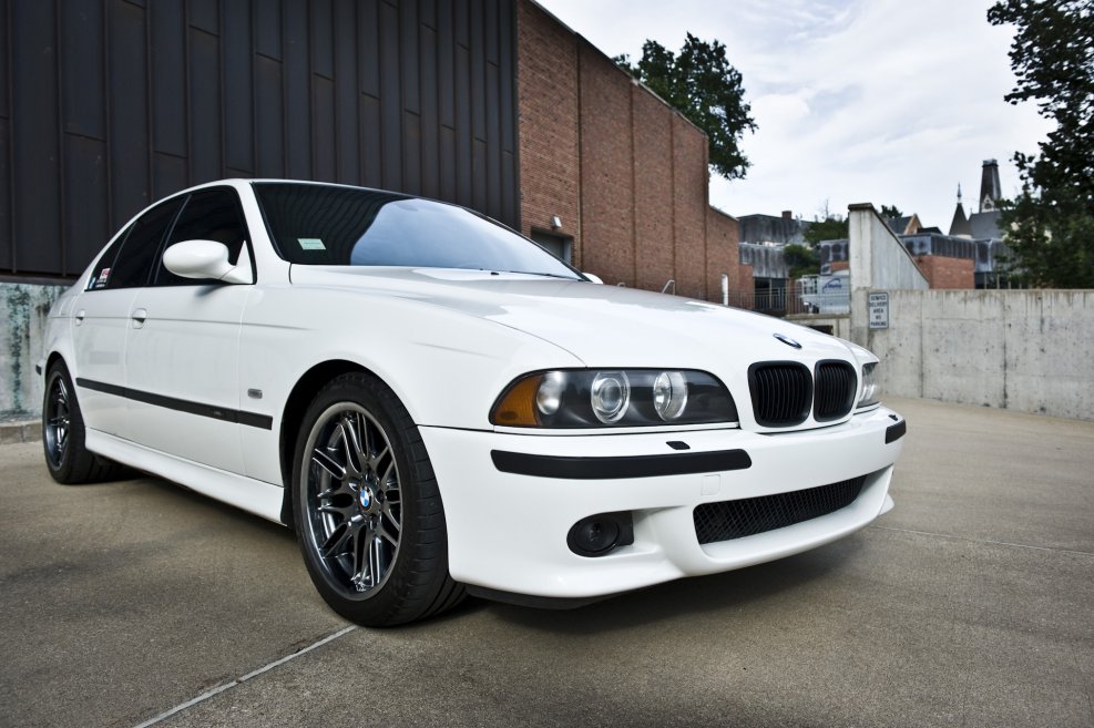 BMW e39 белая
