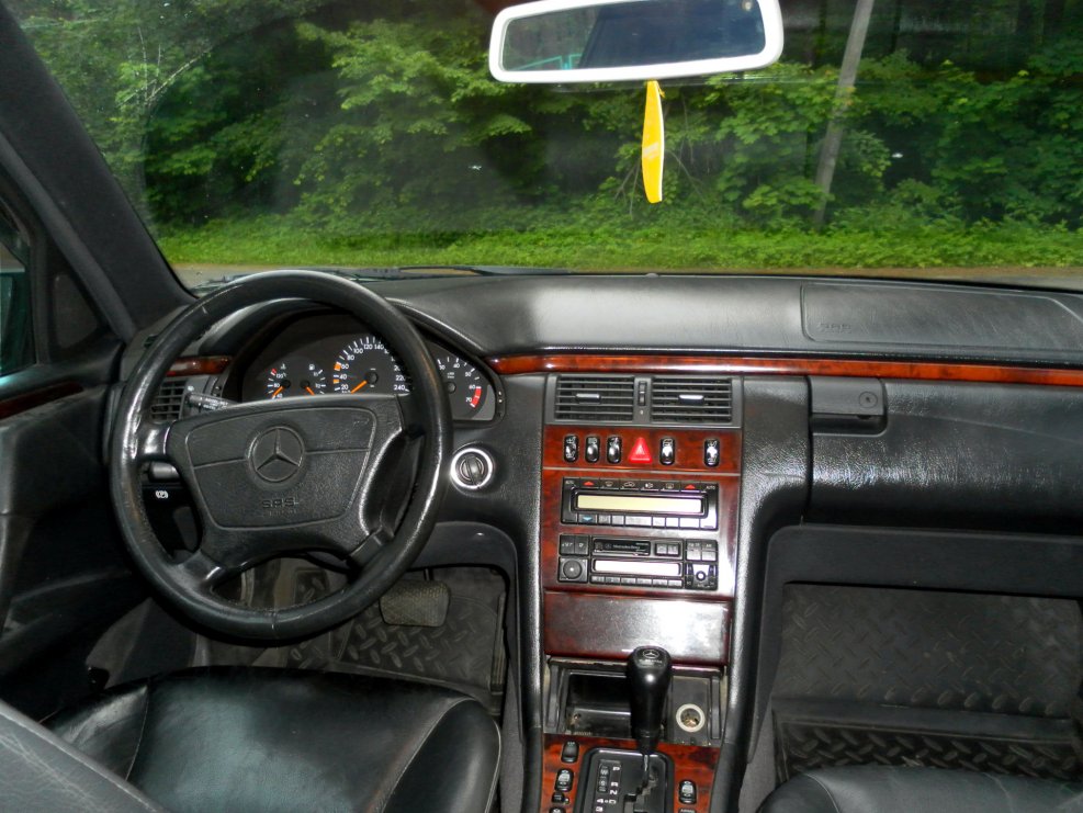 Mercedes Benz e430 w210
