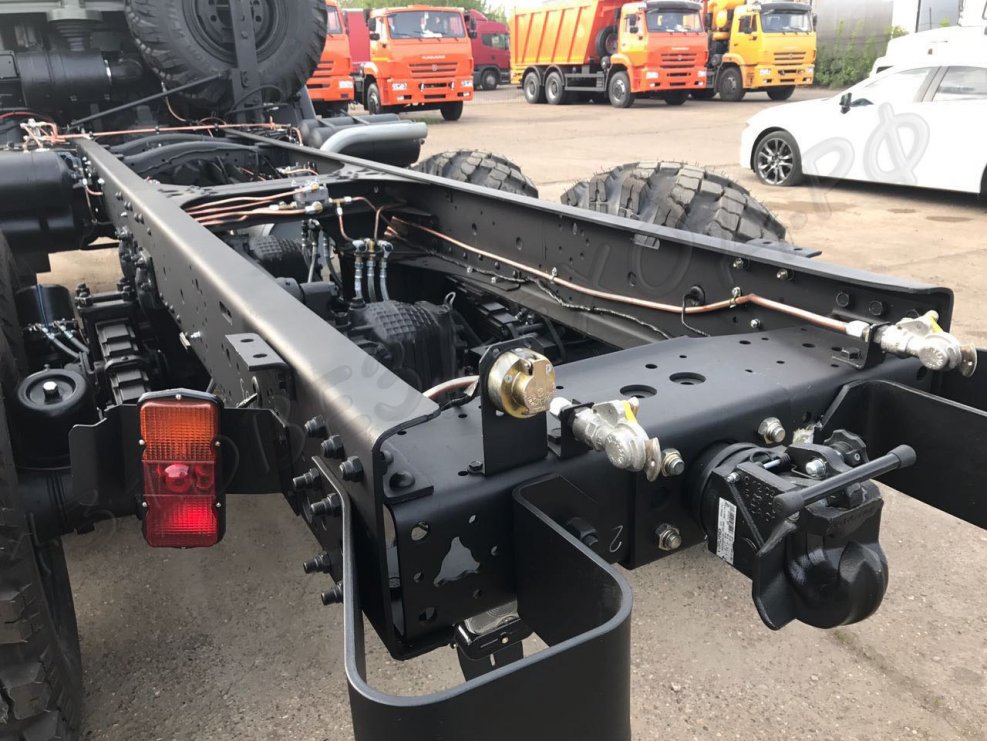 Урал 4320 задний бампер