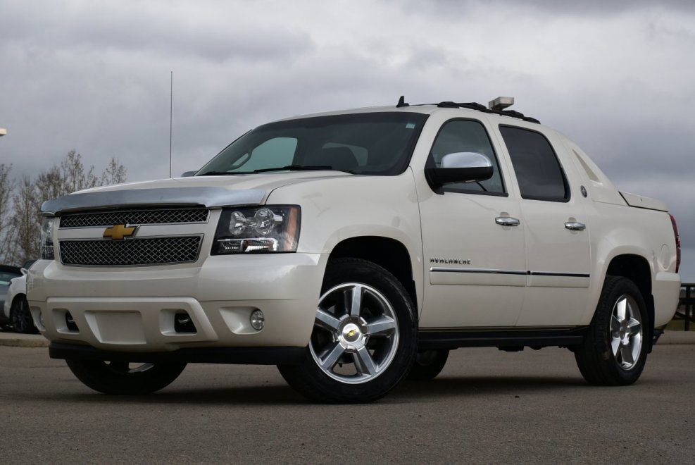 Chevrolet Avalanche Black