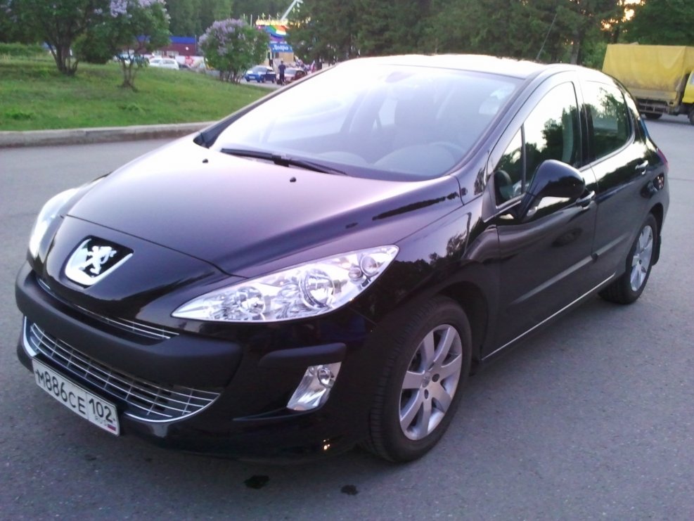 Пежо 308 2010 черная