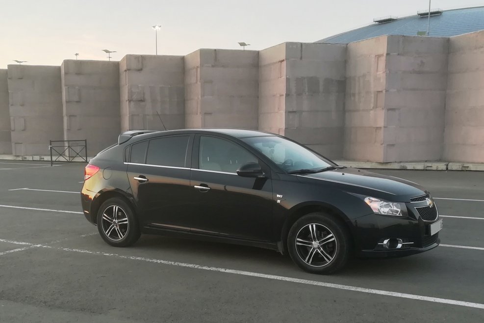 Chevrolet Cruze 2012 черный