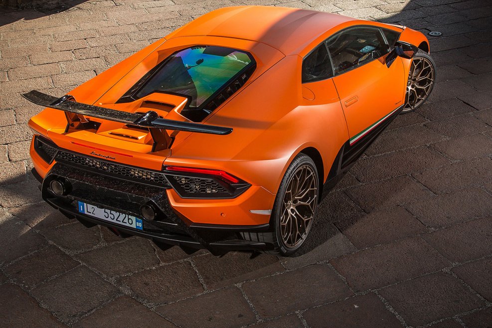 Lamborghini Huracan Performante оранжевая