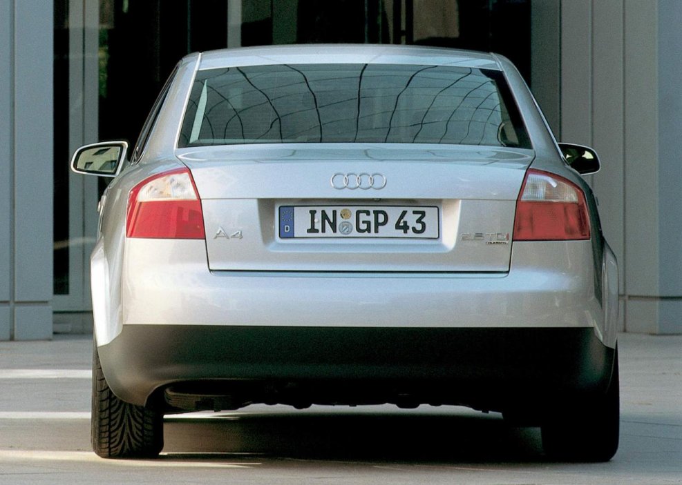 Audi a6 2004 сзади