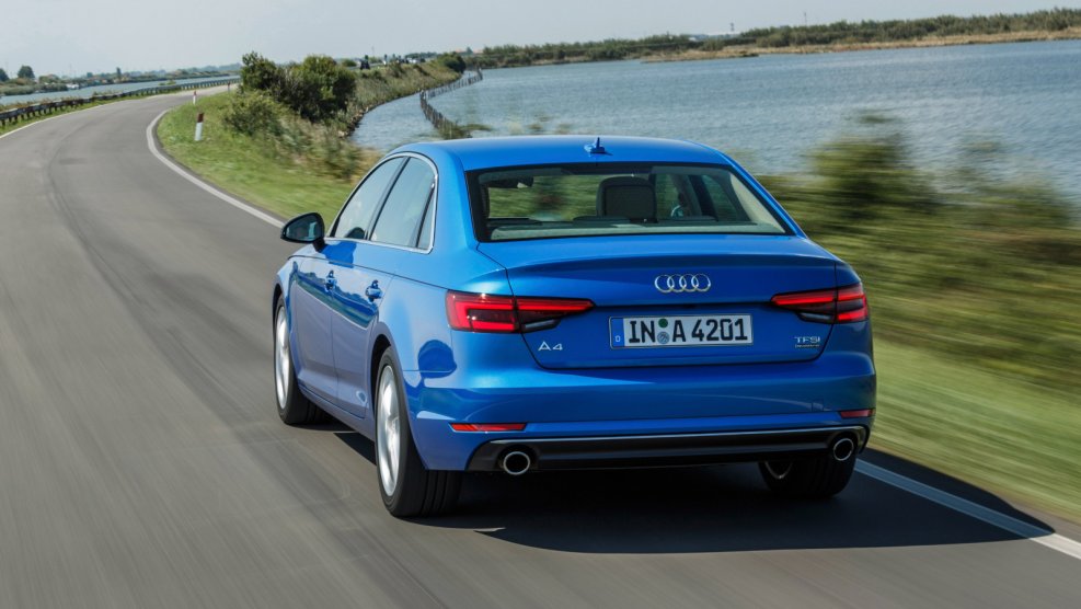 Audi a4 2017 сзади