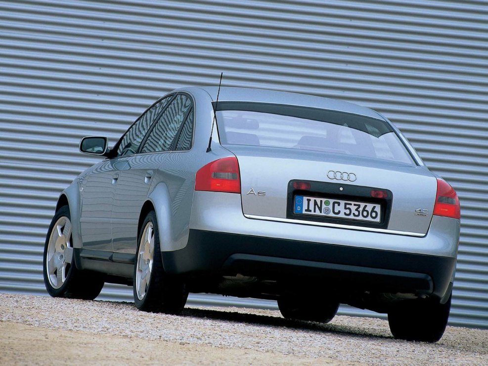 Audi a6 b6 сзади