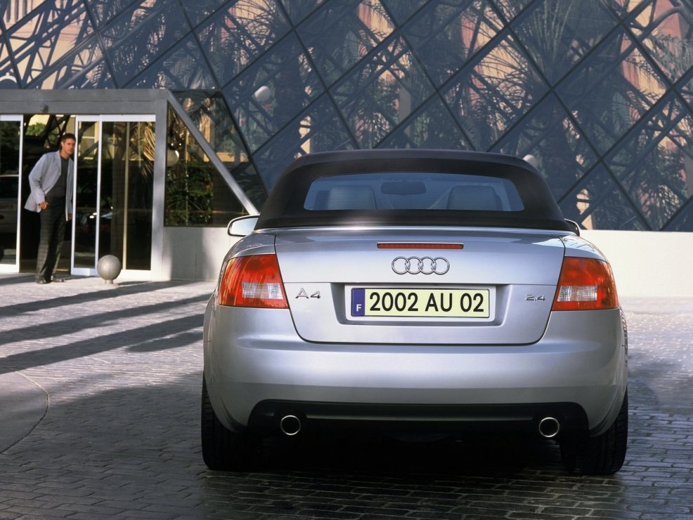 Audi a4 2008 сзади