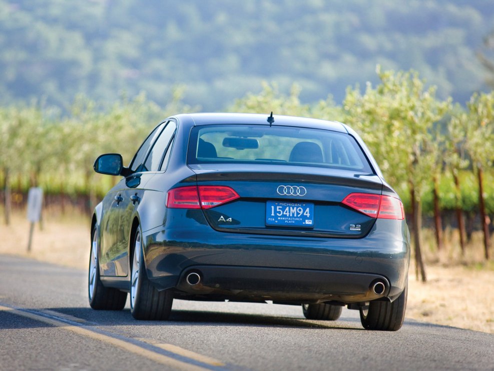 Audi a4 2008 сзади