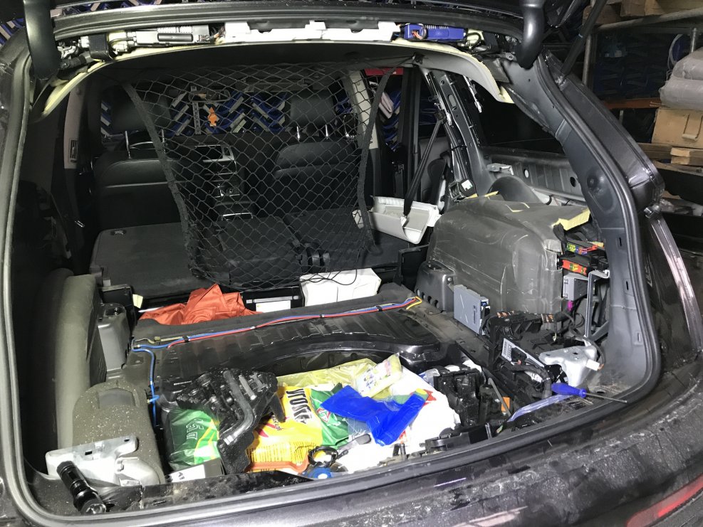 Ауди q7 4l подполье багажника