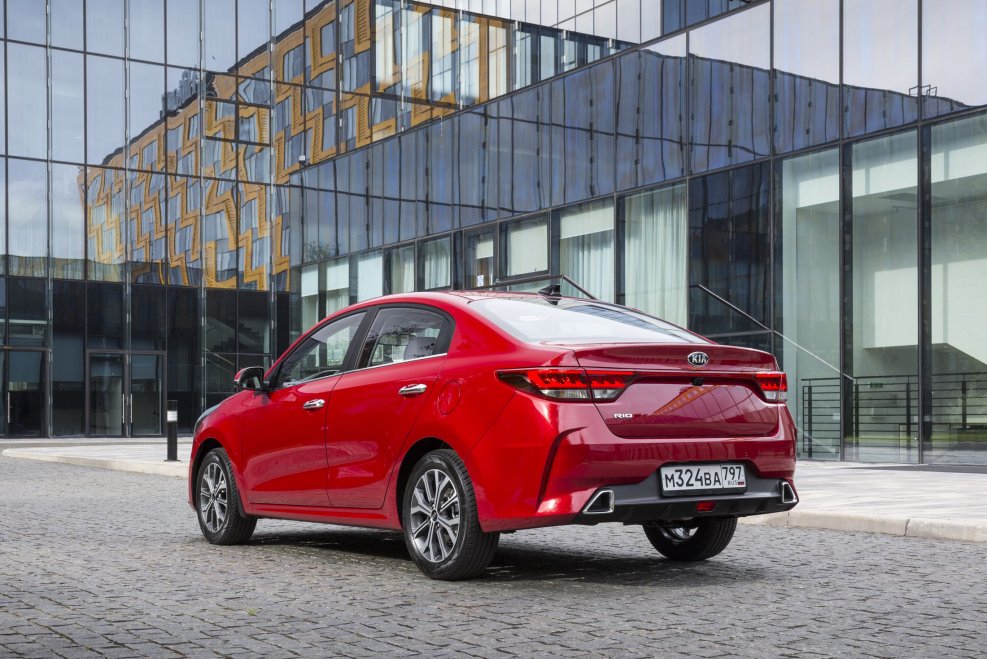 Kia Rio 2020 синяя