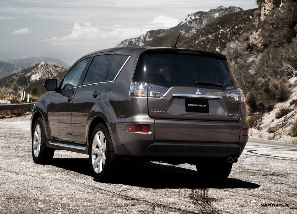 Mitsubishi Outlander 2010 сзади