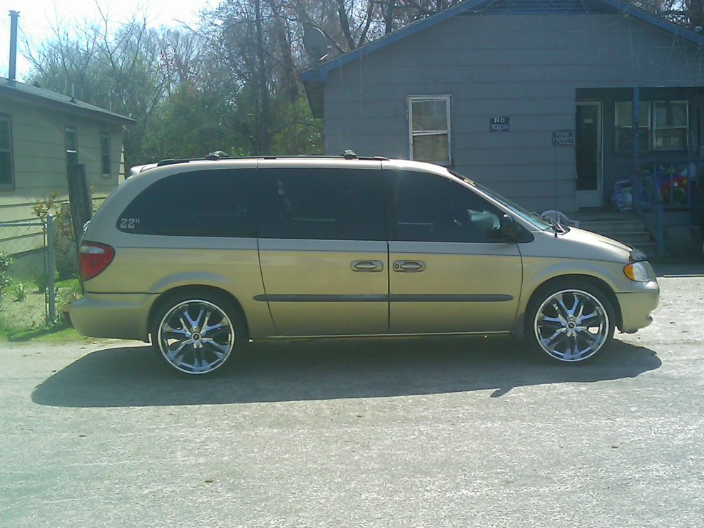 Dodge Grand Caravan 2002 stance