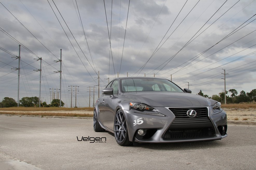 Lexus is 3 обои