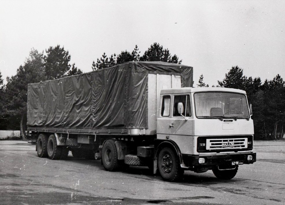 Сборная модель МАЗ-6422 ранний