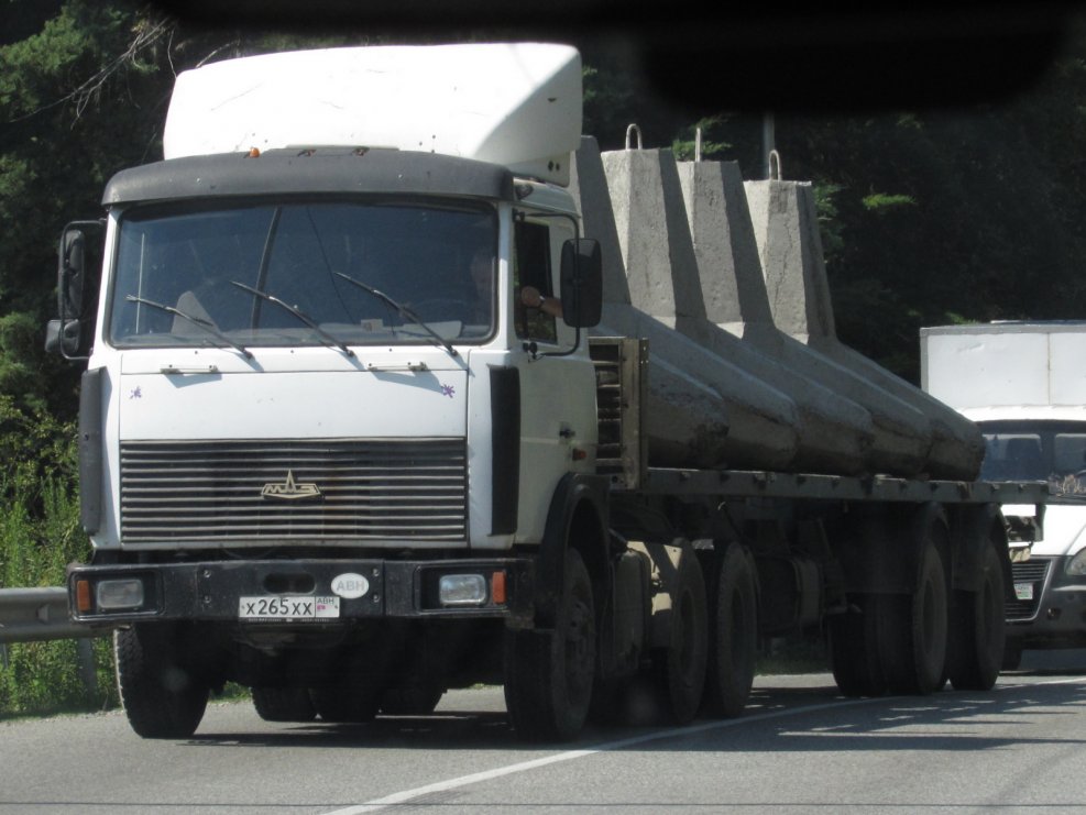 Сборная модель МАЗ-6422 ранний