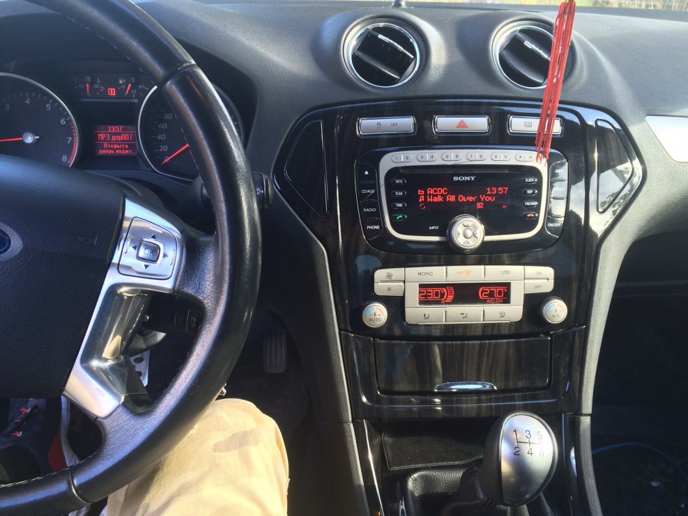 Ford Mondeo 4 панель