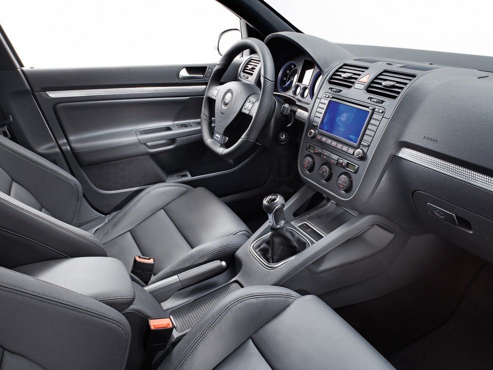 Volkswagen Golf 5 салон