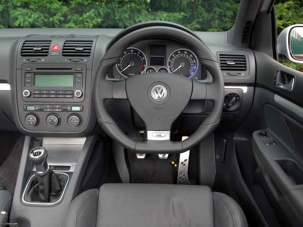 Volkswagen Golf 2005 Interior