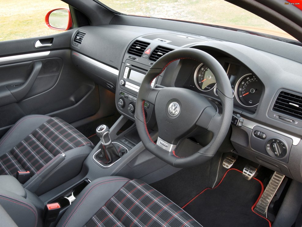 VW Golf 5 салон