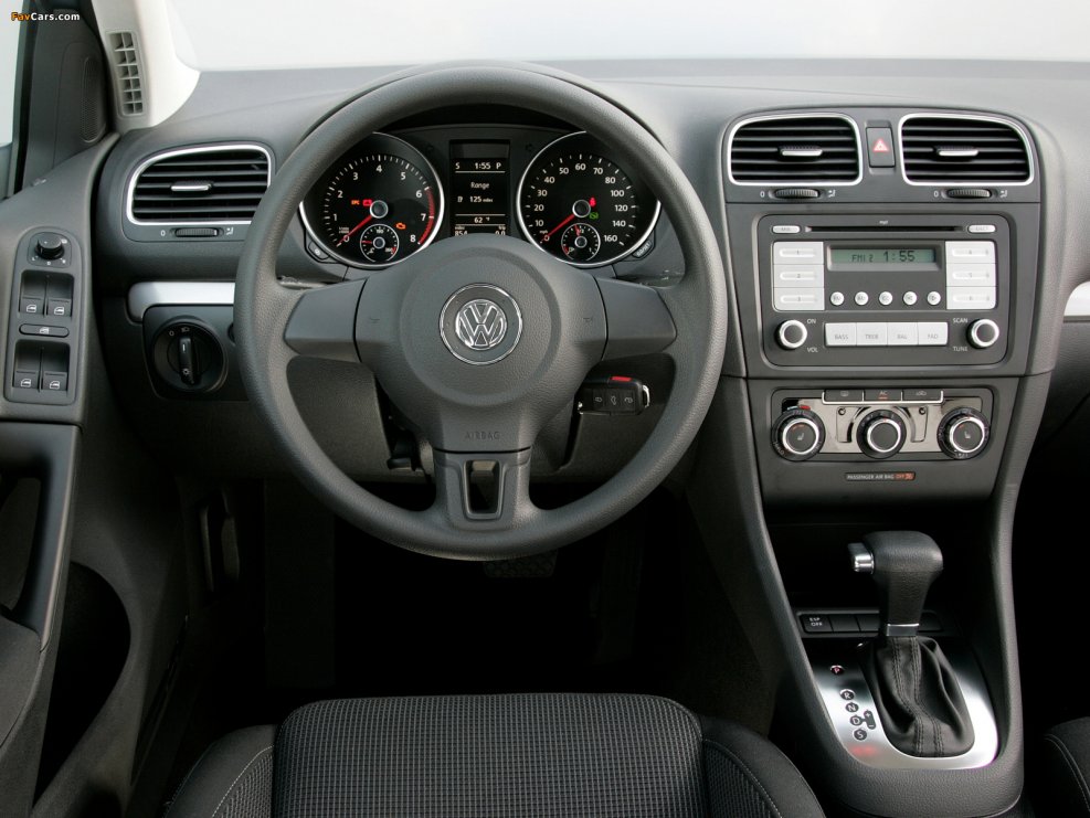 Volkswagen Golf 2010 Interior