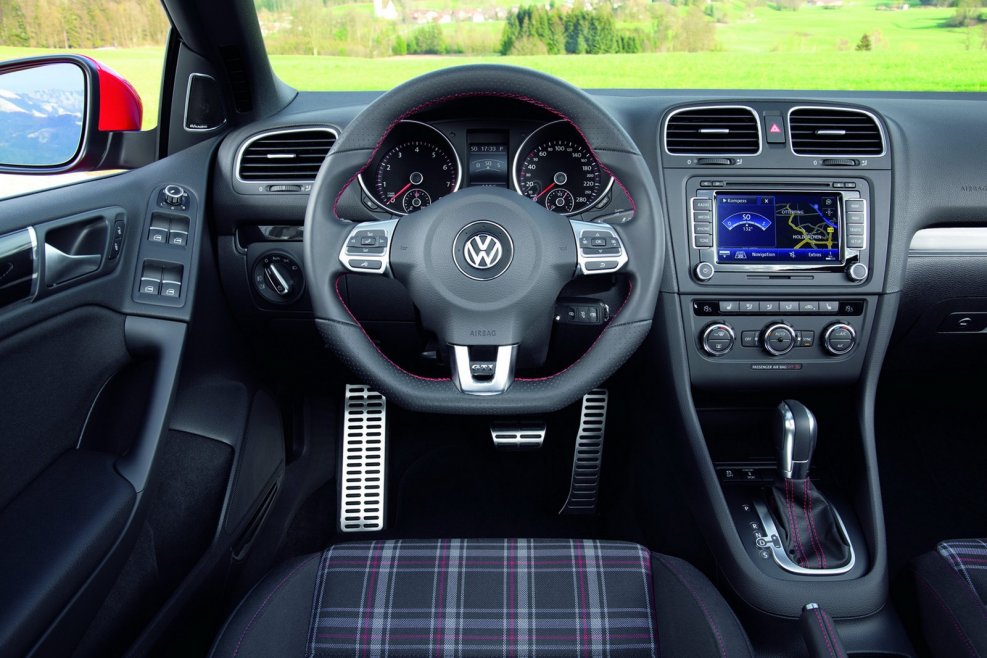 Volkswagen Golf 6 GTI салон