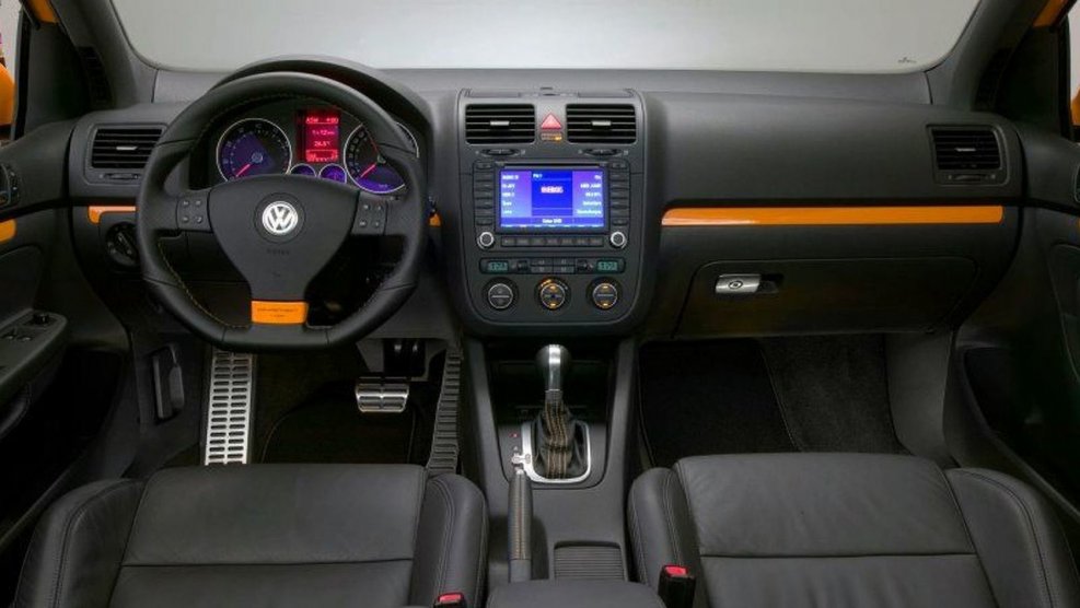 Volkswagen Golf 5 GTI салон