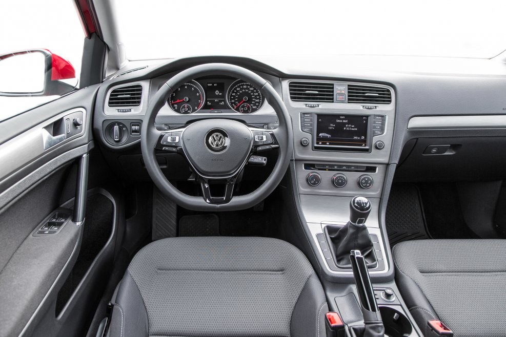 Volkswagen e-Golf 2016 салон