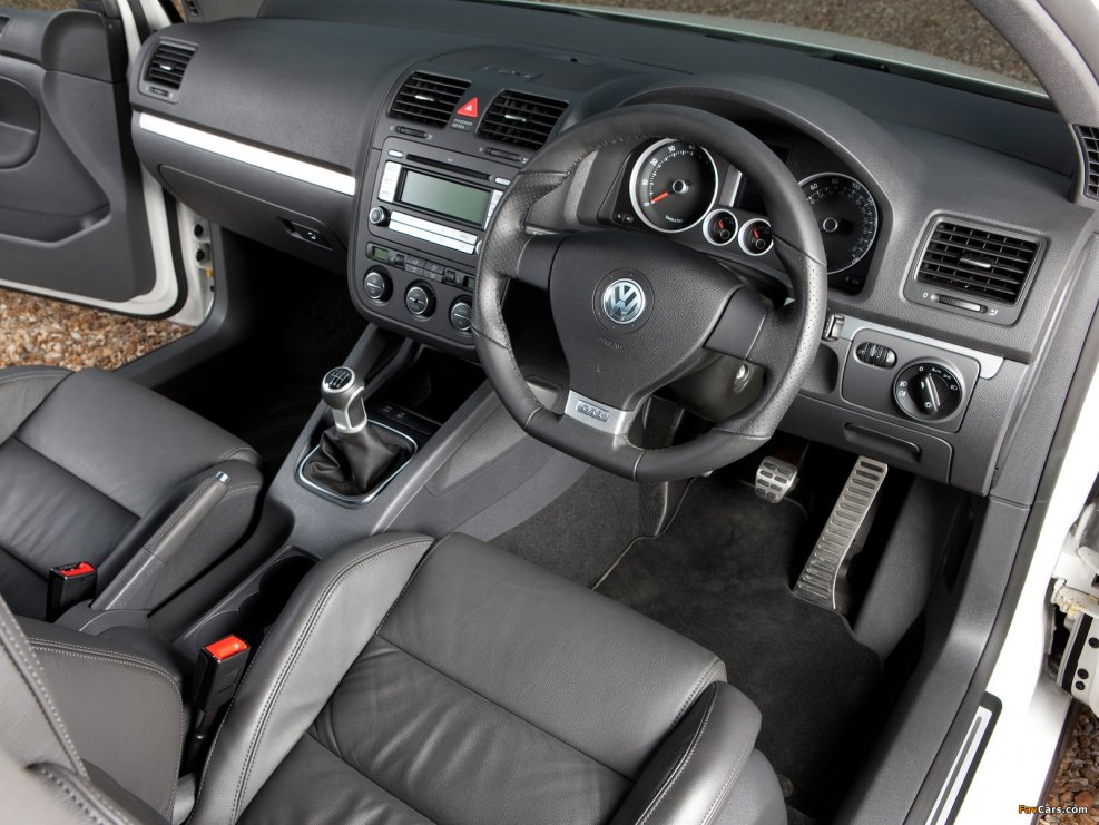 Volkswagen Golf 5 салон