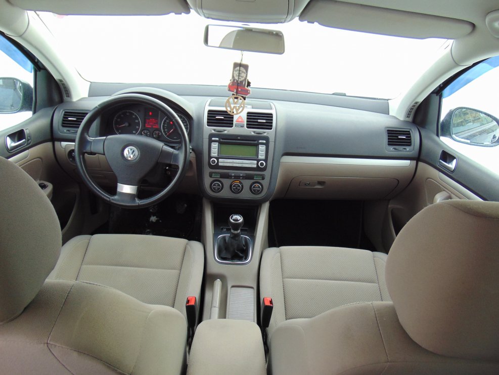 Volkswagen Golf 2008 салон