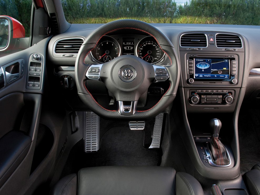 Volkswagen Golf vi GTI салон