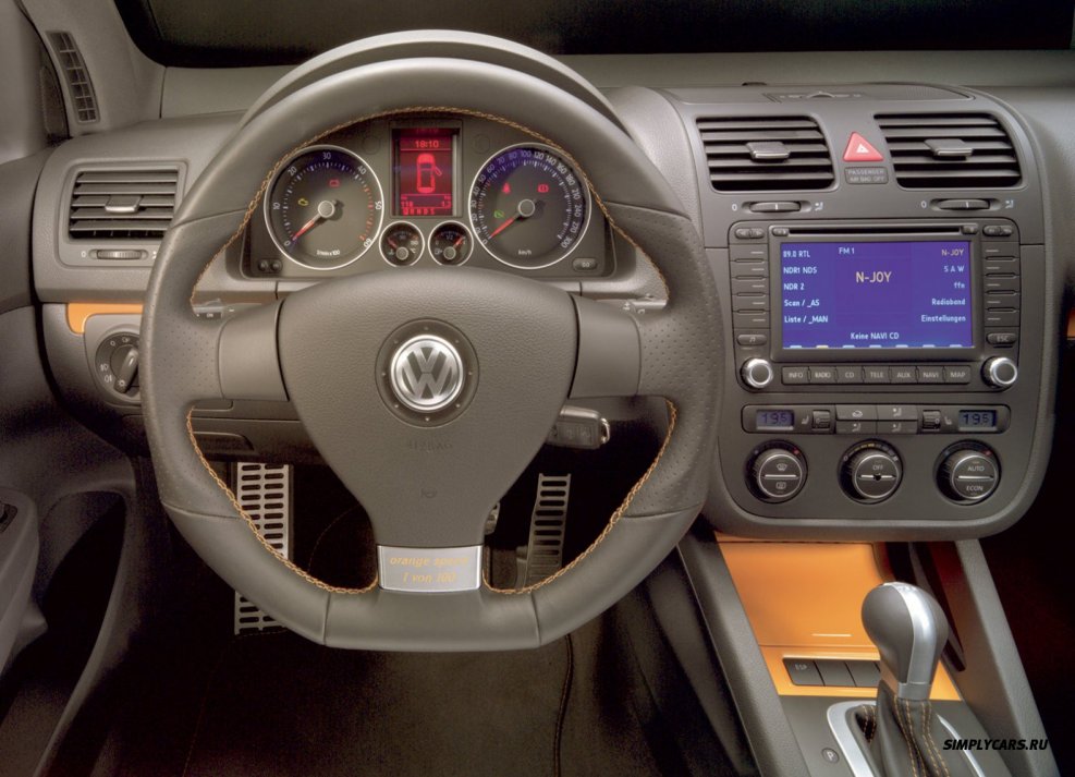 Volkswagen Golf 5 салон