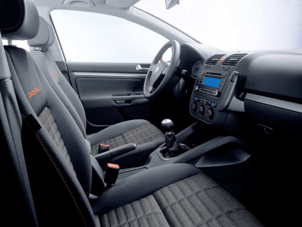 Golf 2006 черный салон