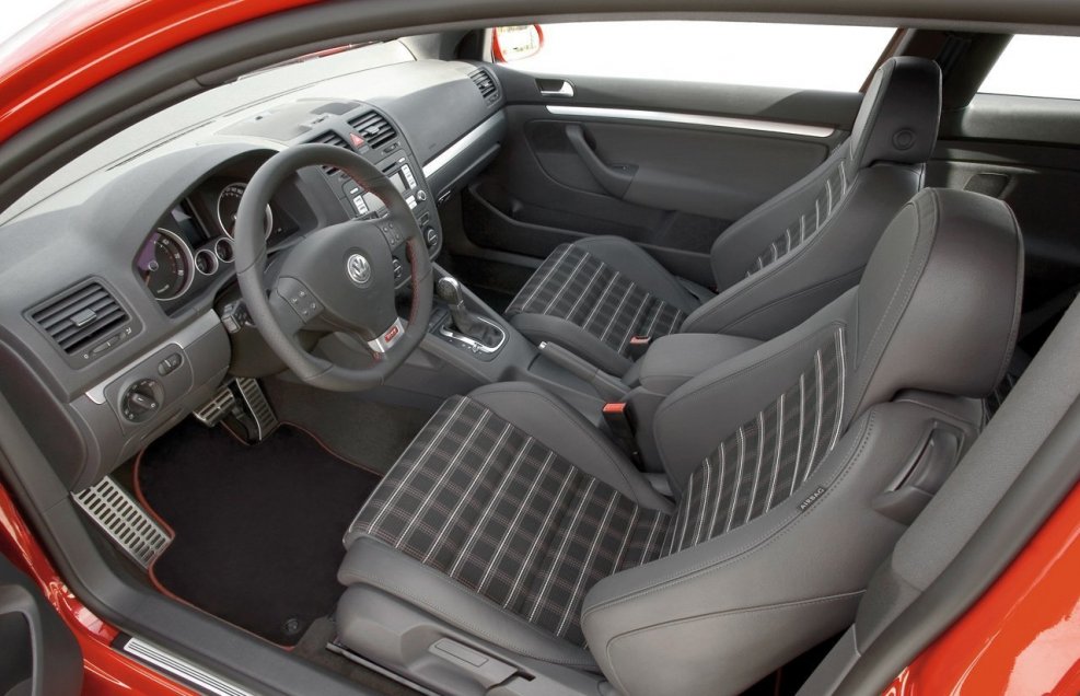 VW Golf 5 GTI салон
