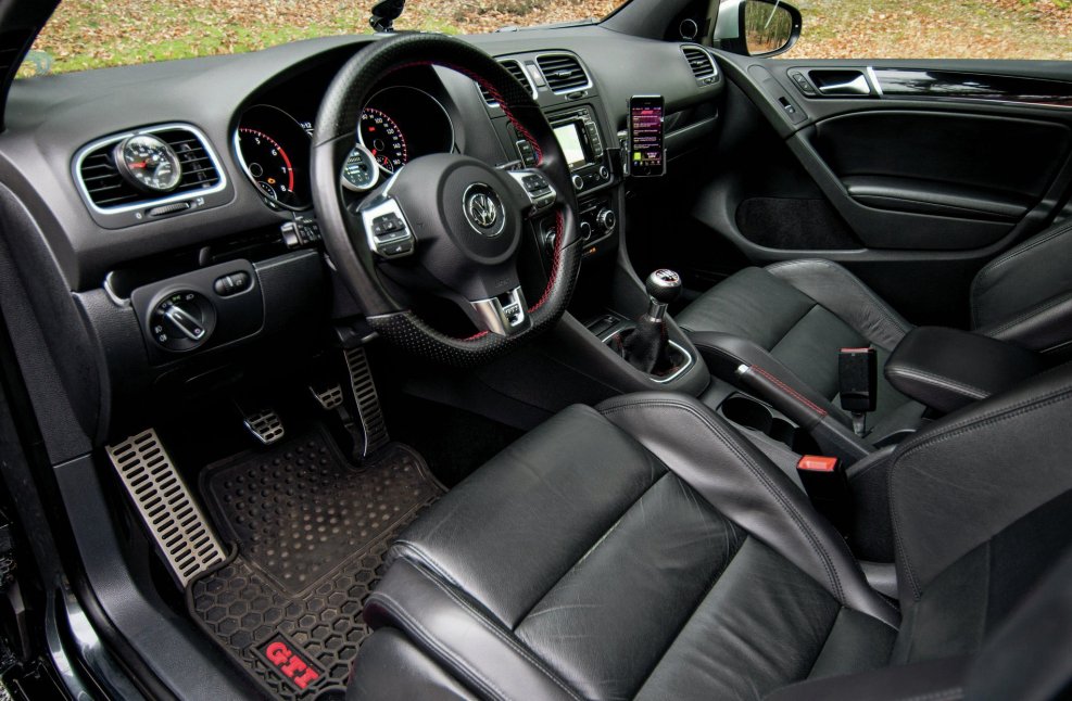 VW Golf 6 GTI салон